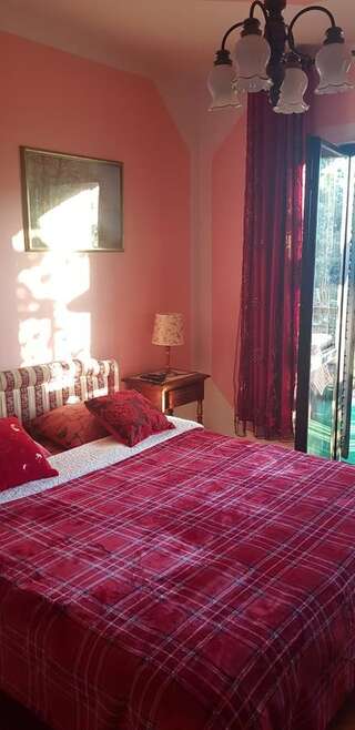 Гостевой дом Guest House Aurora Херцег-Нови Трехместный номер с общей ванной комнатой-10